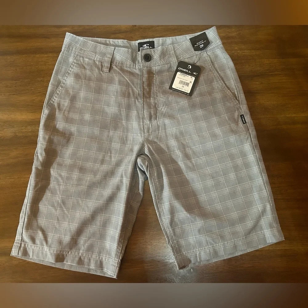 NWT O’Neill Relaxed Fit Below the Knee Shorts